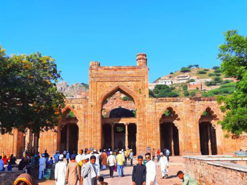 Adhai Din Ka Jhonpra